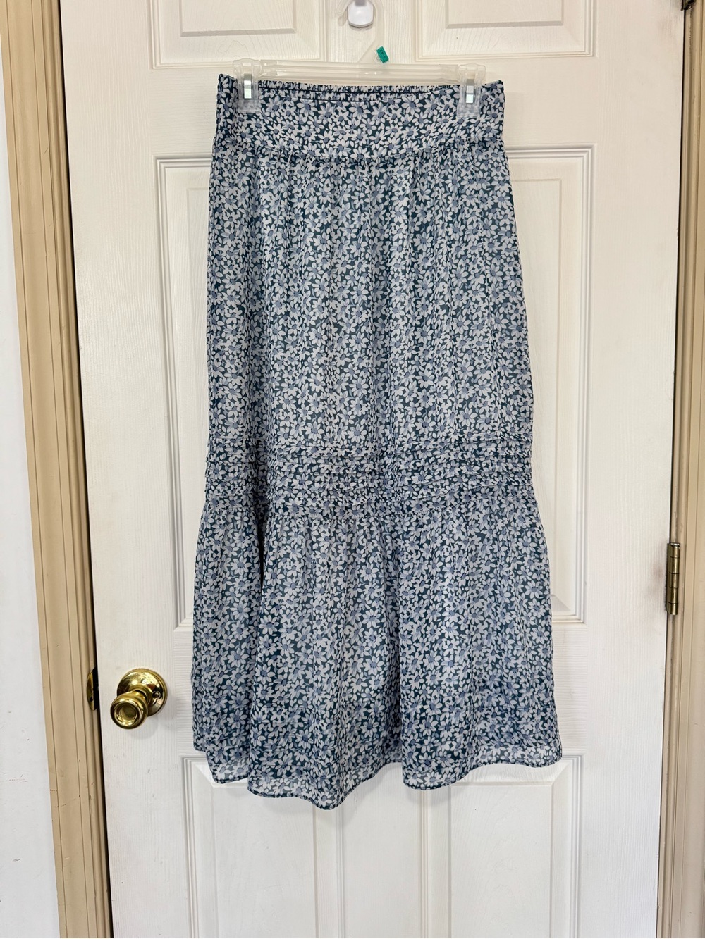 Madewell Blue Floral Daisy
Smocked Tiered Midi Skirt S NB702